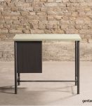 Petit bureau en métal équipé d'un caisson