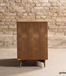 Buffet bas sur-mesure, en noyer, équipé de rangements vinyle