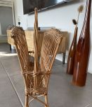 Magnifique porte-revue vintage en osier 