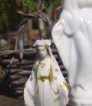  2 anciennes statuettes de dévotion à Marie en porcelaine de