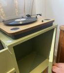 Meuble vinyle vintage restauré couleur mint
