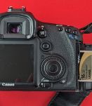 Canon 7D - body + batterie/chargeur + mémoire CF 16 Go