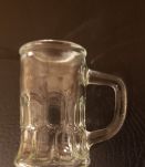 6 verres  à liqueur verre pressé moulé forme choppe