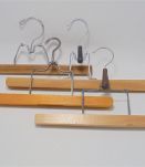 Lot de 4 cintres vintage