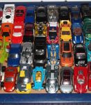 200 voitures miniatures