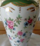 Vase couvert ou potiche en porcelaine polychrome 