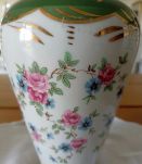 Vase couvert ou potiche en porcelaine polychrome 