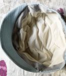 casquette bleue ciel clair enfant bébé années 70 vintage