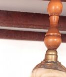 Lustre en verre soufflé et bois vintage