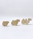 FAMILLE DE 3 CHAMEAUX EN TRAVERTIN PAR FRATELLI MANNELLI