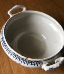 Soupière Saint Amand blanche et bleu marine