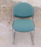 Paire de chaises empilables vintage