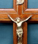 Grand Crucifix en Chêne et Laiton - Ancien (1920) - French -