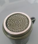 Mug Irlandais vert olive Knock Pottery