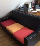 Canapé convertible noir et coussins 3 couleurs