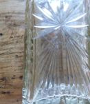 Carafe verre taillé, et goulot étain