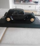 Miniature  voiture  Citroen  TRACTION 11B 1950