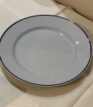 Beau plat en faïence marque HBCM 1930