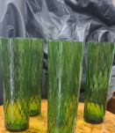 verre cristal emeraude 1970 a facettes , tres bonne etat 19x