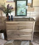 Commode ancienne en noyer 
