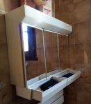 Armoire à pharmacie