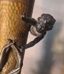 vase laiton et personnages ,art nouveau etain 1890 a 1900  s