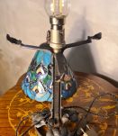 lampe pied  fer forgé ancienne ,1900 a 40 avec abat jour ver