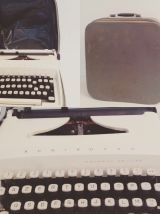 Machine à écrire Remington Monarch Deluxe des années 1970