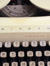 Machine à écrire Remington Monarch Deluxe des années 1970