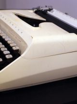 Machine à écrire Remington Monarch Deluxe des années 1970