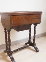 Travailleuse d'époque Louis Philippe