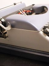 Machine à écrire Japy vintage en très bon état