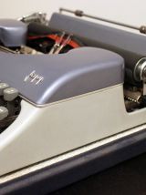 Machine à écrire Japy vintage en très bon état