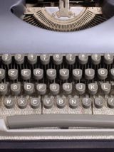 Machine à écrire Japy vintage en très bon état