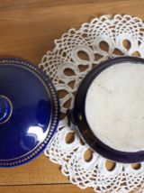 bonbonnière bleue avec liseret or