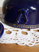 bonbonnière bleue avec liseret or