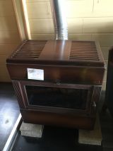 Canapé, poêle à bois etc