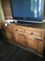 Canapé, poêle à bois etc