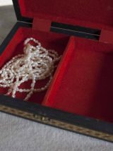 boîte à bijoux en bois marqueté 