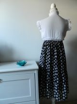 Jupe midi plissée à pois en voile vintage