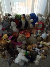 Fauteuil rotin en peluches inspiré du designer Fernando