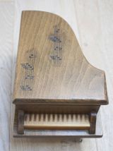 boîte à musique et bijoux en forme de piano 