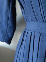 Robe plissée col bateau bleu marine vintage 50's