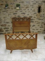 lit  à  croissillons vintage