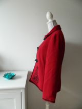 Veste brodée vintage en laine vierge rouge 80's