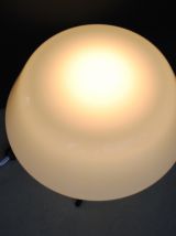 Lampe tripode a poser ,opaline année 60