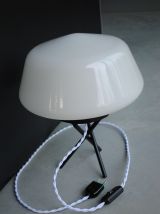 Lampe tripode a poser ,opaline année 60