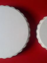 Deux jolis moules à tarte dans leurs panières en osier - vintage