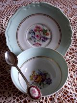 Très belle tasse à thé  et sous-tasse en porcelaine de Limoges ancienne