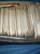 LOT VRAC DE 550 A 600 CARTES POSTALES 